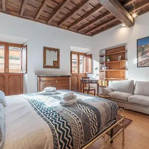 Appartamento Montecitorio & Pantheon Stylish Flat Italia